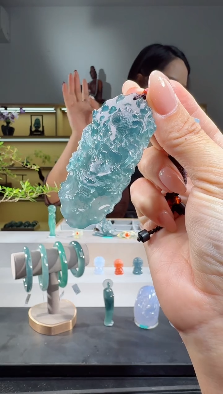 吊坠(不含链)未镶嵌翡翠龙牌