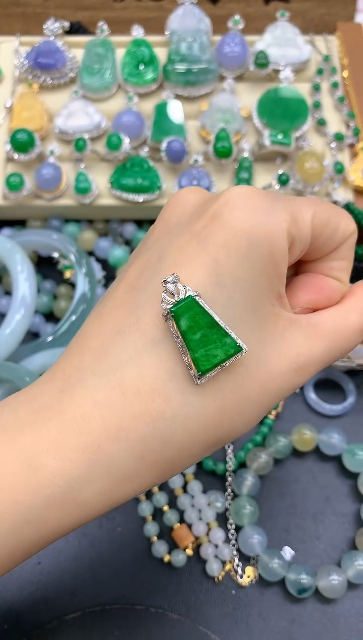 【闪购商品】翡翠颈饰18K金镶嵌258-中国好珍宝