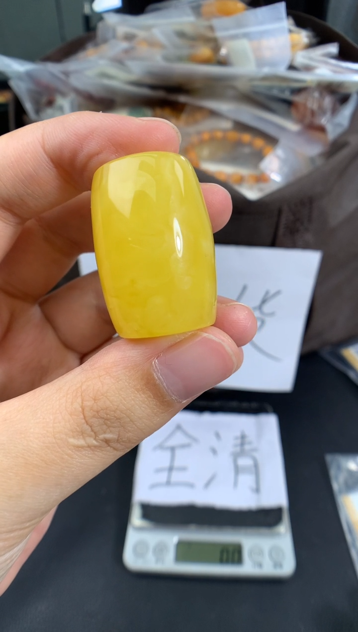 琥珀未镶嵌珠宝奇石1