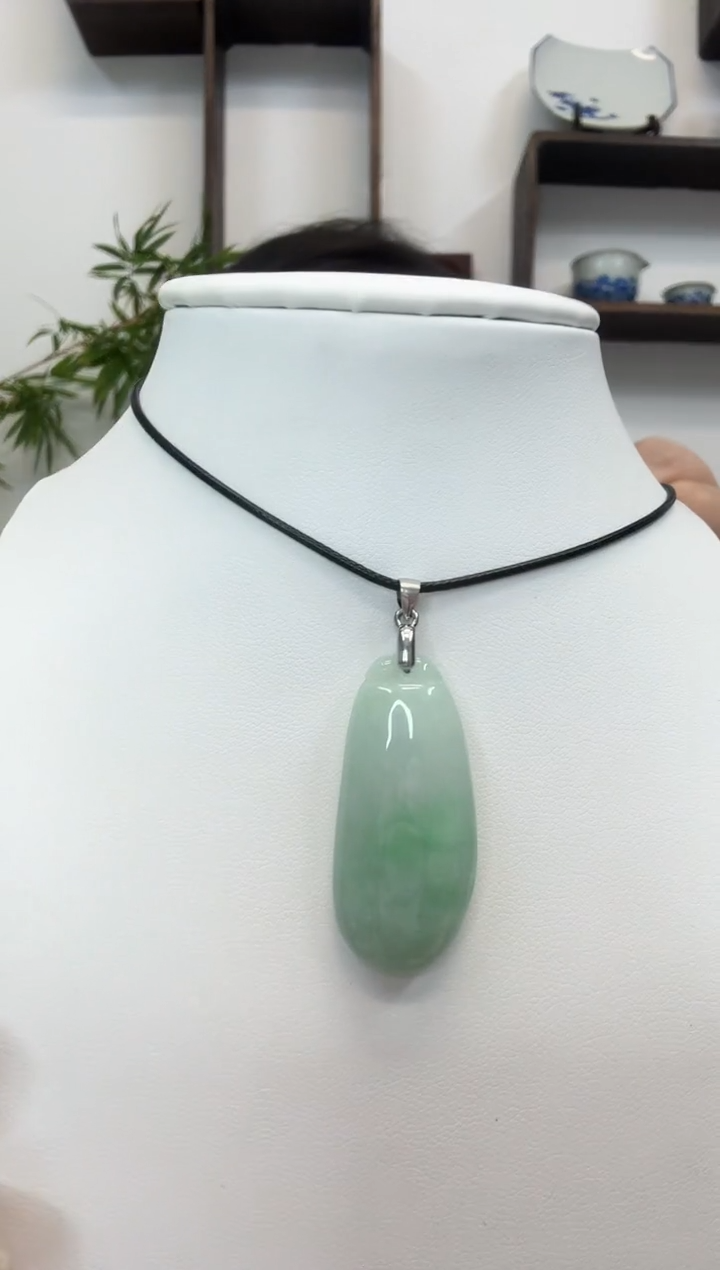 颈饰银S925镶嵌翡翠福瓜