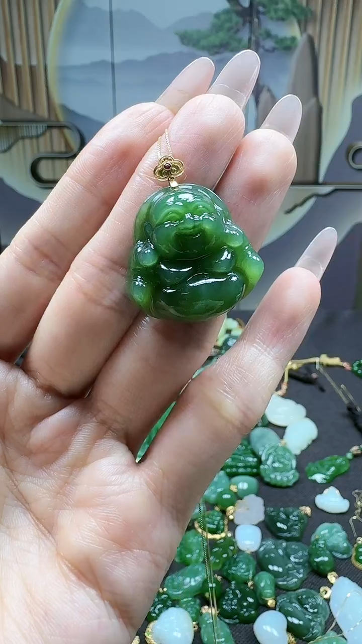 18K金镶嵌和田玉挂件1