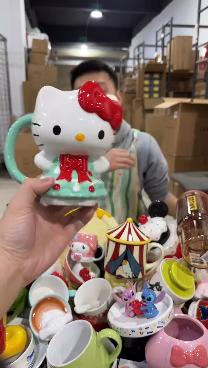 瓷片绿色裙子kt全身杯