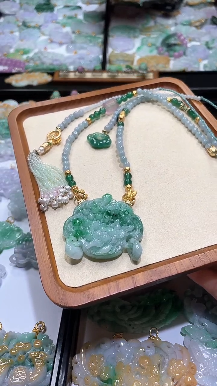 【闪购商品】翡翠颈饰未镶嵌吊坠