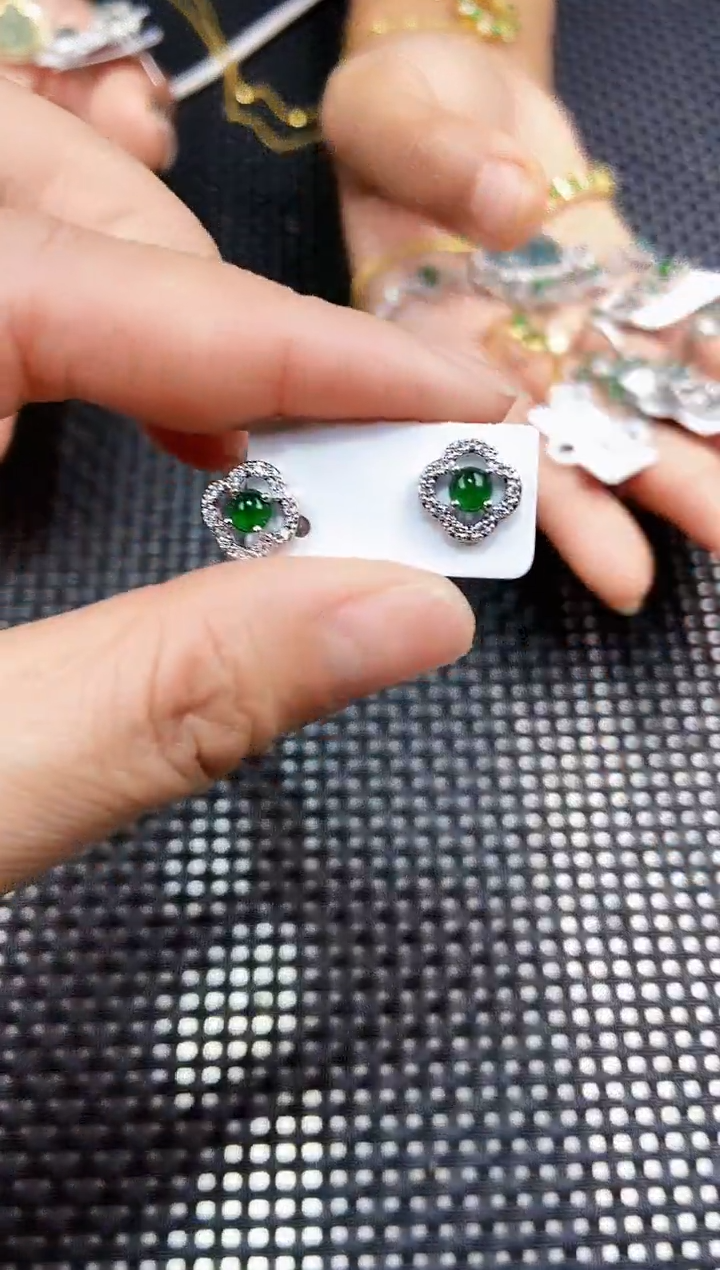 【闪购商品】翡翠耳饰未镶嵌11111111