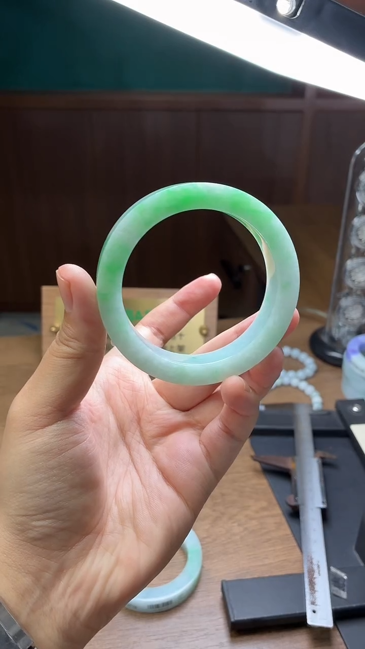 未镶嵌手镯定制翡翠好**连定制