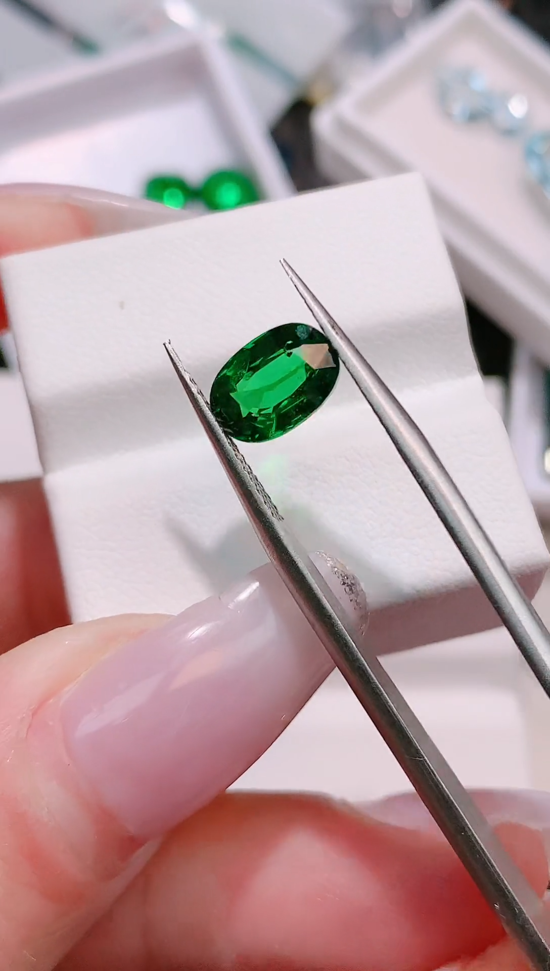 未镶嵌珠宝半成品石榴石（沙弗莱）2.03ct