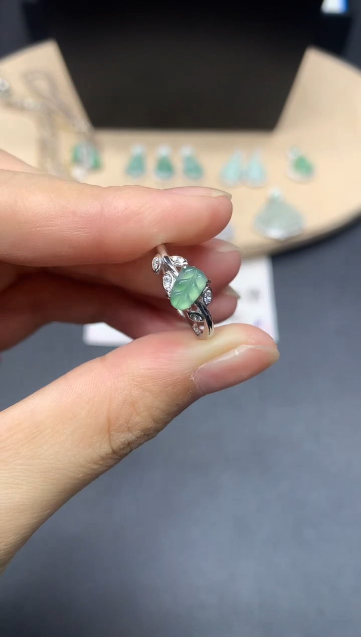 【闪购商品】翡翠戒指银S925镶嵌叶子【多样性发其一】