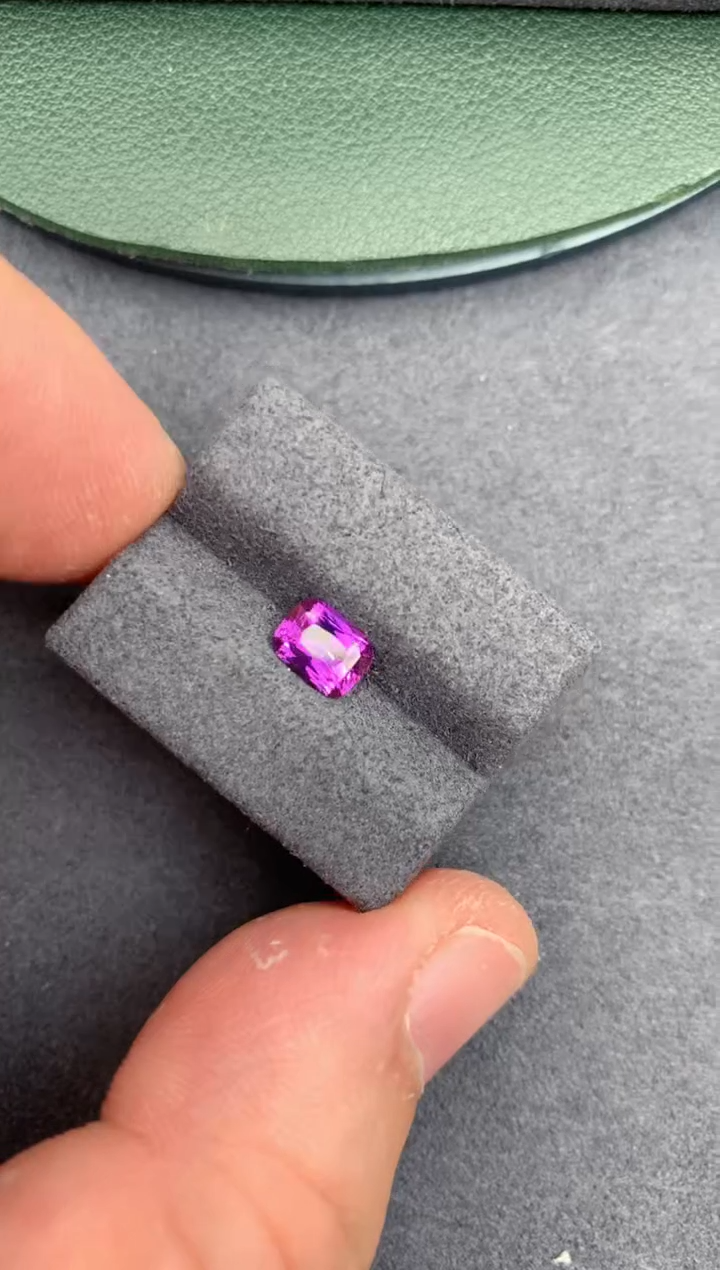 【闪购商品】彩色蓝宝石裸石未镶嵌1ct紫蓝宝