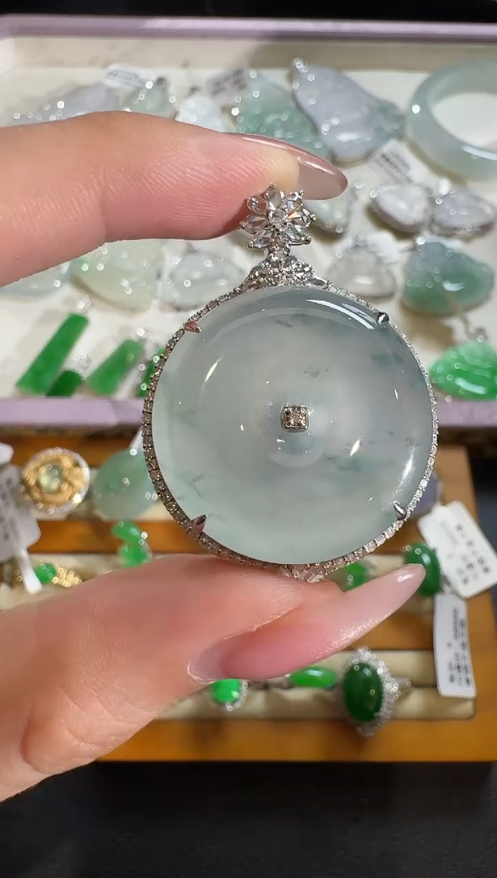 【闪购商品】翡翠吊坠(不含链)18K金镶嵌【源头工厂】钻石镶嵌