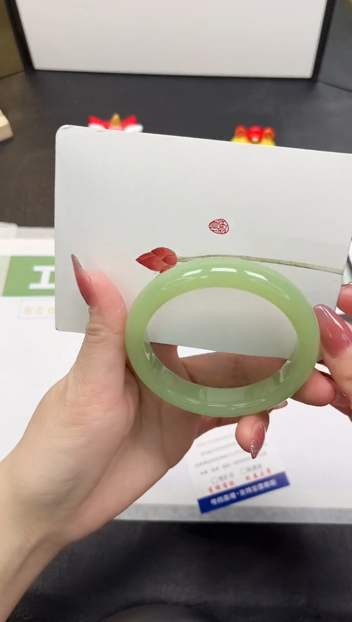 【闪购商品】石英质玉手镯未镶嵌412-60