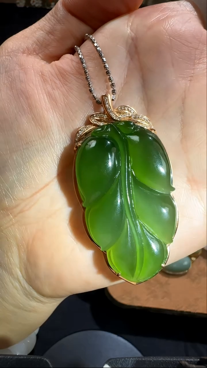 吊坠(不含链)18K金镶嵌和田玉和田玉碧玉叶子戒指