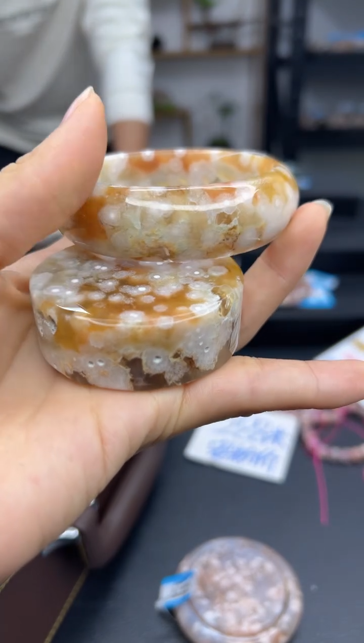 【闪购商品】石英质玉手镯未镶嵌A4(57圈赠送镯心)