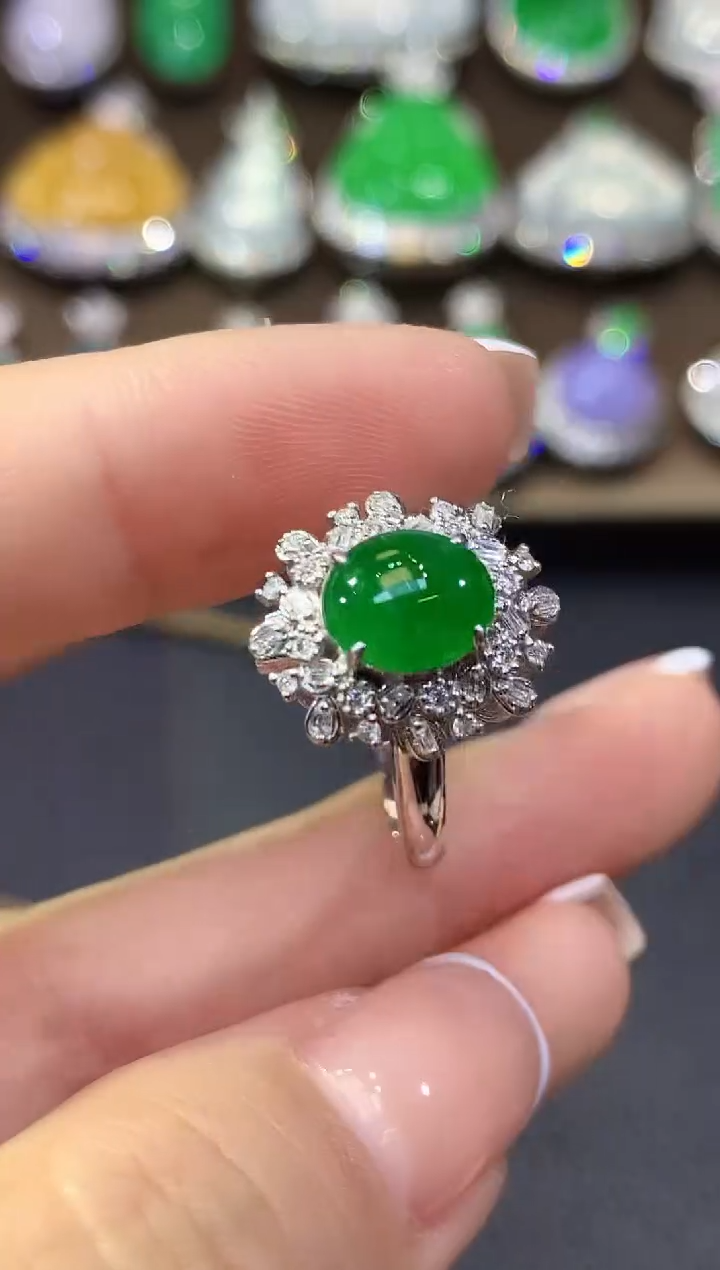 18K金镶嵌翡翠耳饰A118