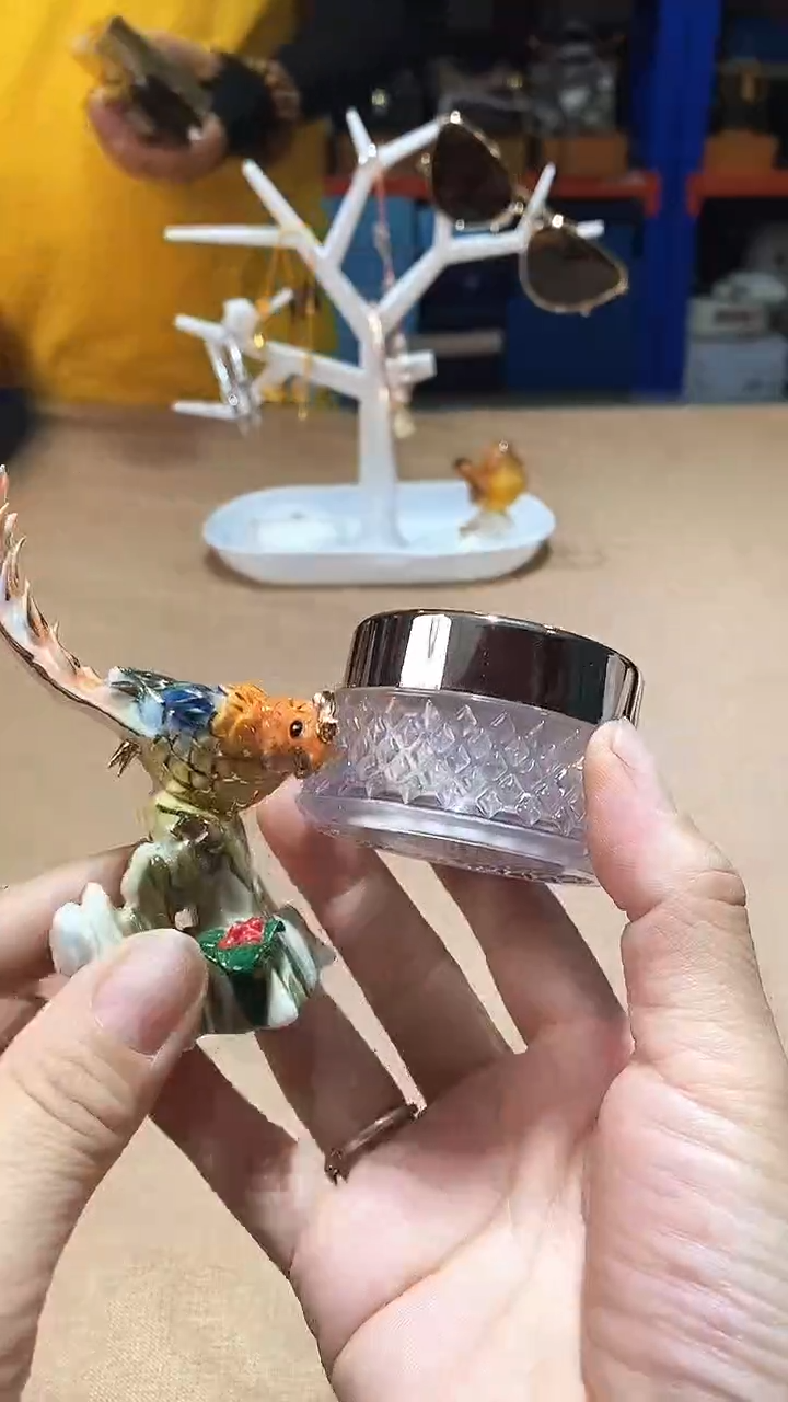 瓷片碗碟好物一件不留@@1