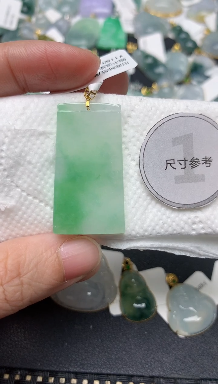 颈饰18K金镶嵌翡翠天然缅甸A货翡翠