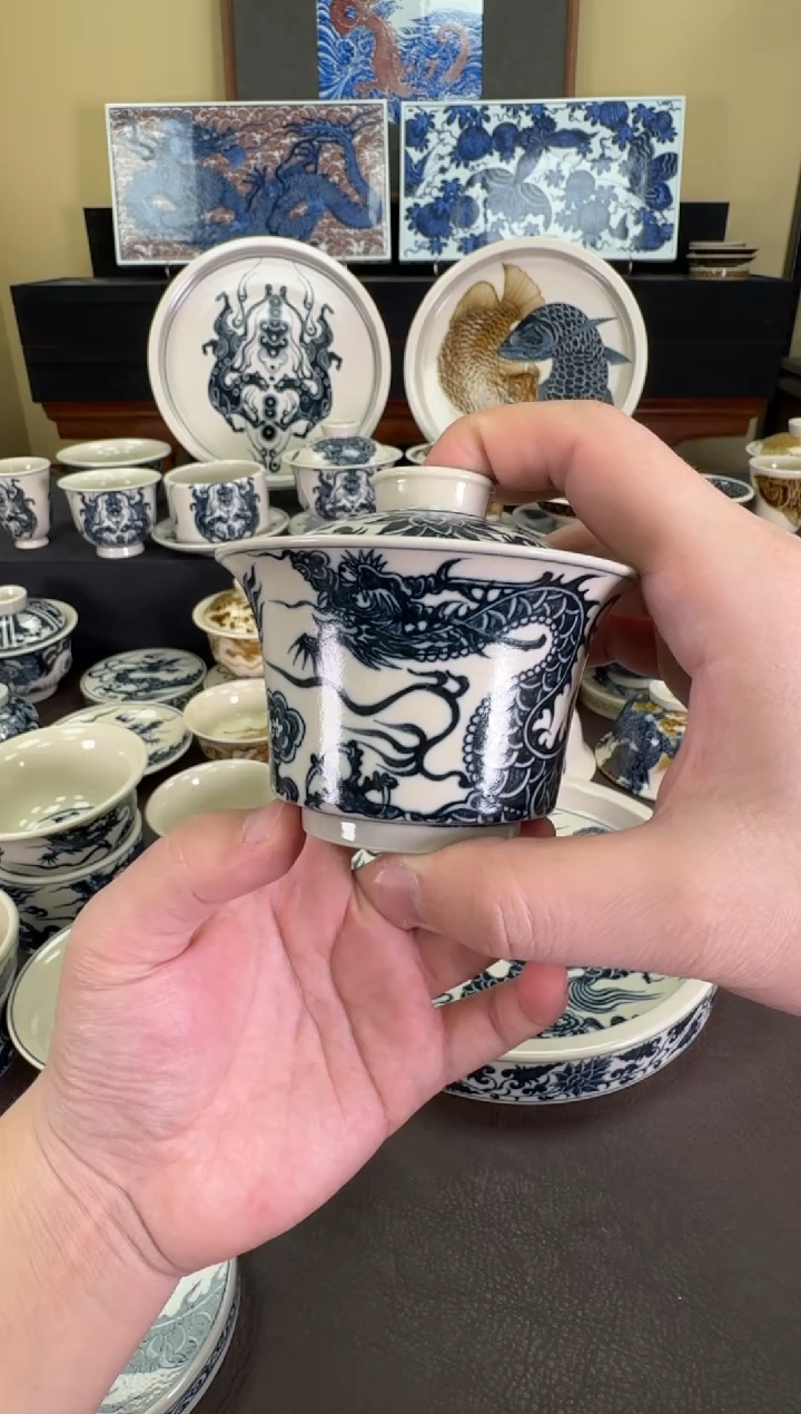 【闪购商品】二号釉1351龙纹马蹄盖碗