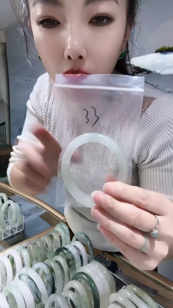 未镶嵌手镯石英质玉新疆天山翠手镯63  圈口