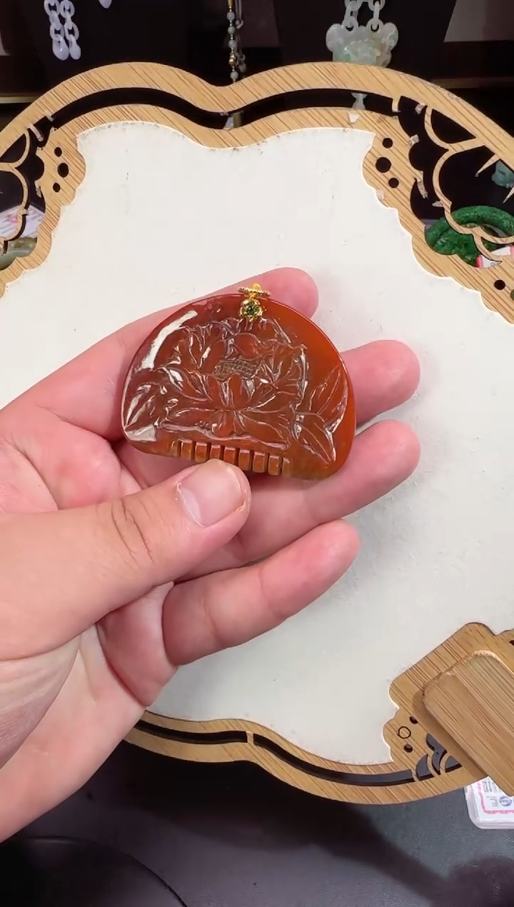 【闪购商品】翡翠颈饰未镶嵌牌子
