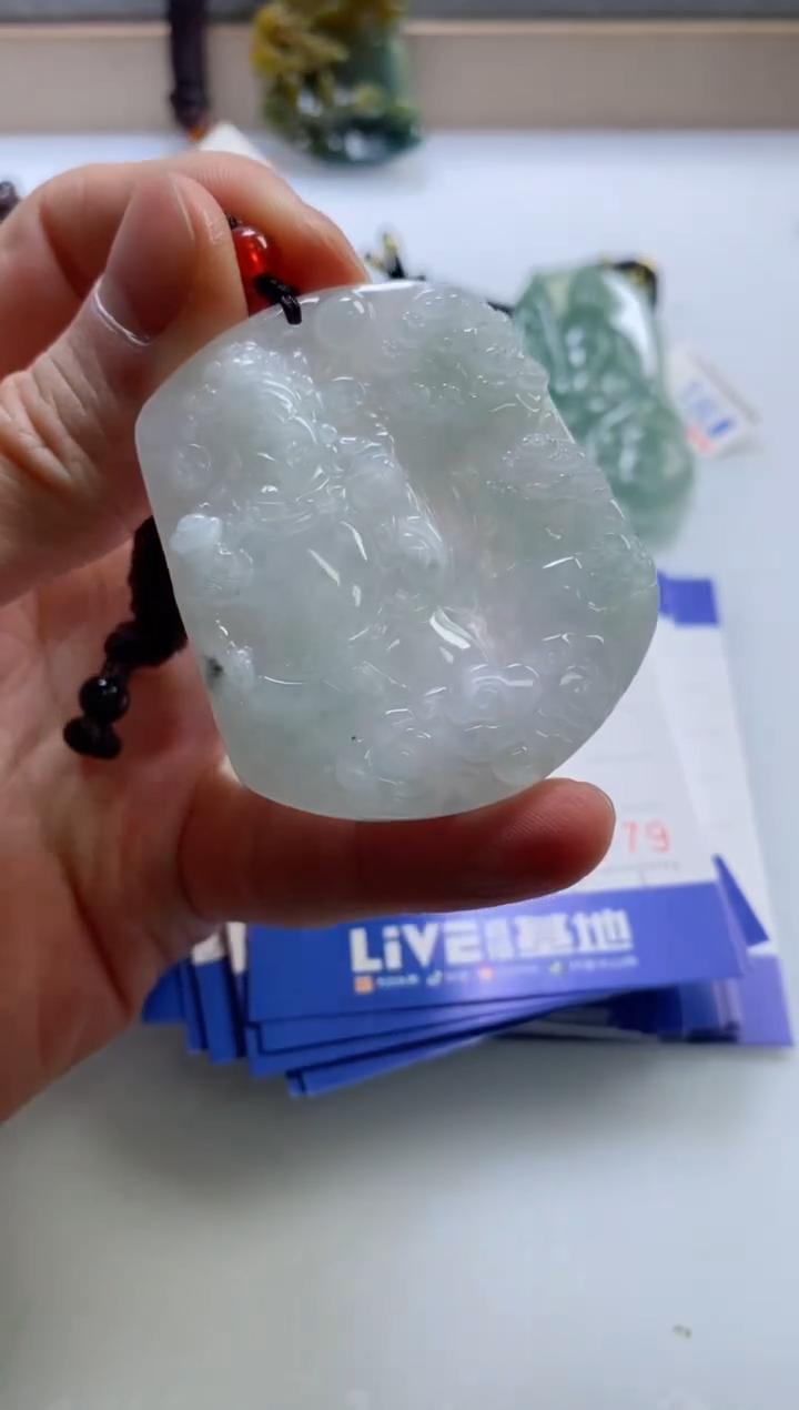 【闪购商品】翡翠挂件未镶嵌        