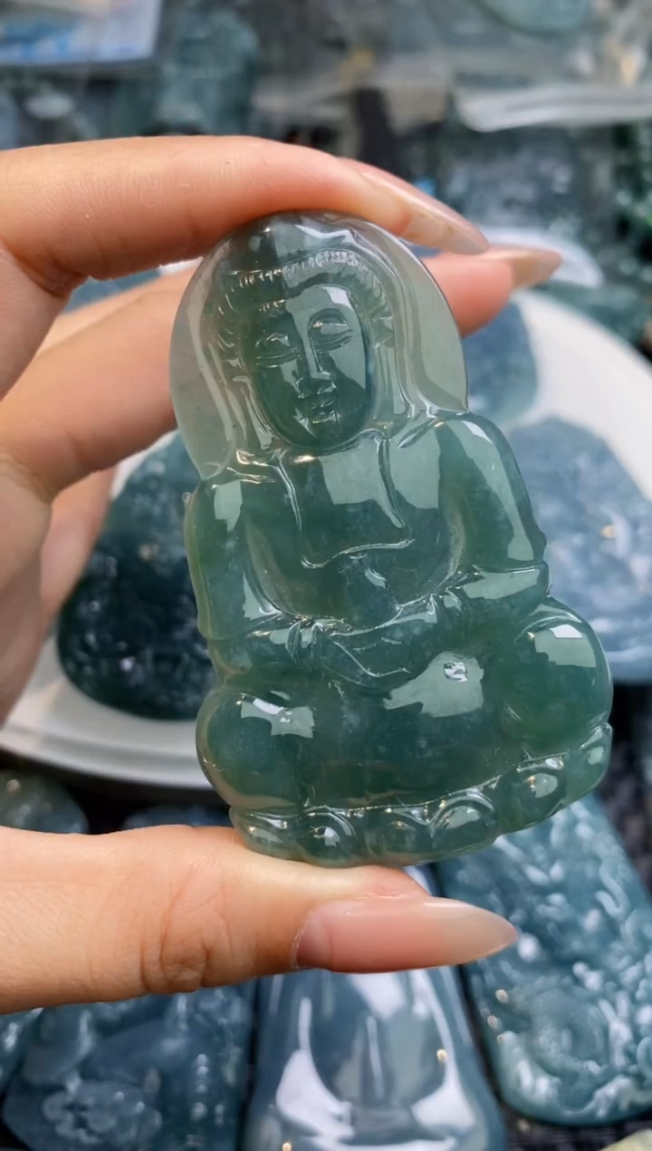 【闪购商品】翡翠颈饰未镶嵌           