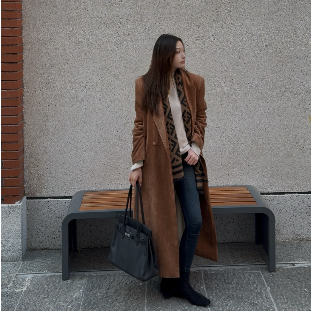 2025秋季新款韩系长款雪尼尔大衣女西装领宽松带腰带轻奢外套