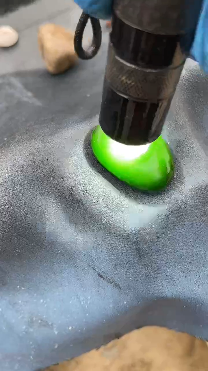 颈饰未镶嵌和田玉（糖玉）0021