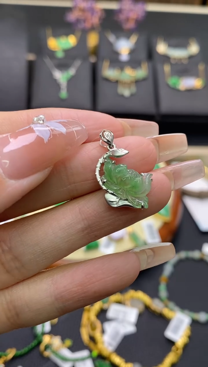 【闪购商品】翡翠颈饰18K金镶嵌净货13123