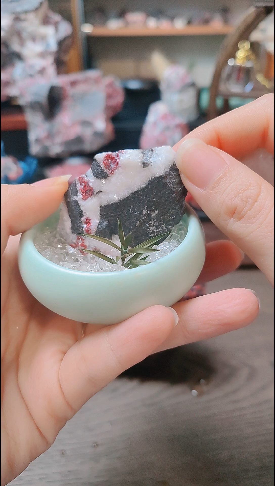 天然辰砂朱砂原石小盆栽