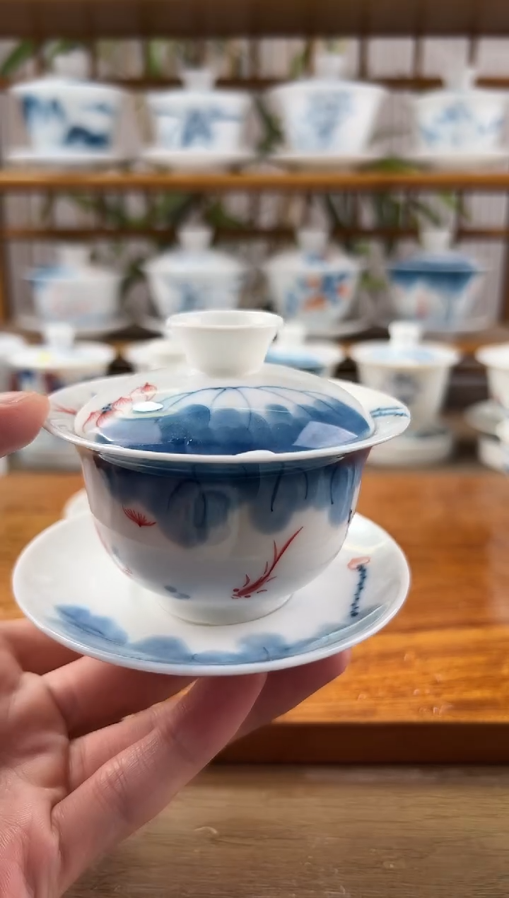 微瑕线条莲130ml內绘盖碗