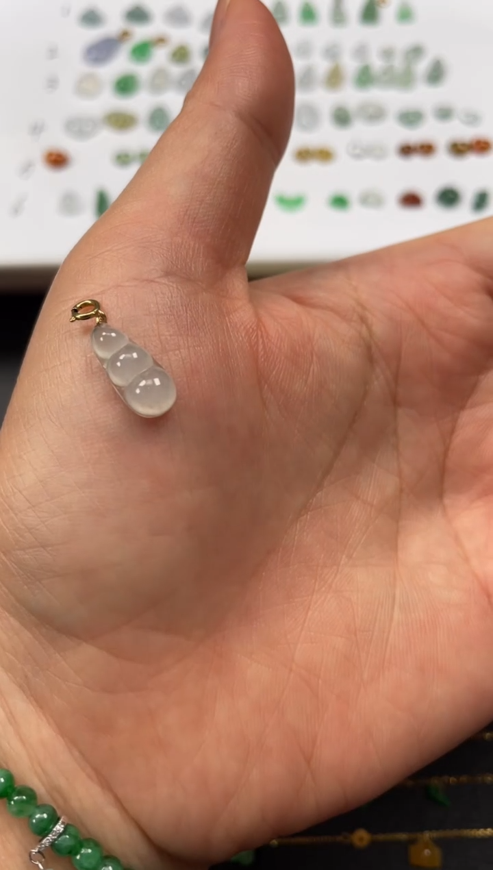 吊坠(不含链)18K金镶嵌翡翠一个JK165