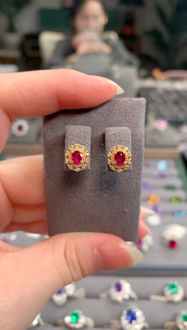 【闪购商品】红宝石耳饰18K金镶嵌无烧