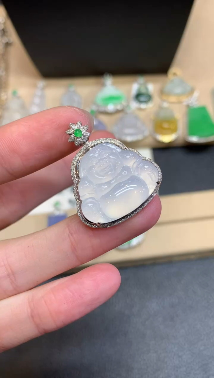 【闪购商品】翡翠颈饰18K金镶嵌佛公【无服务费】