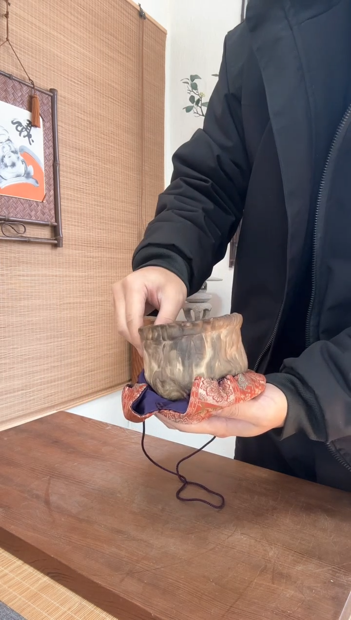 【闪购商品】杯中古品个别存有岁月痕迹，谨慎下单哦~