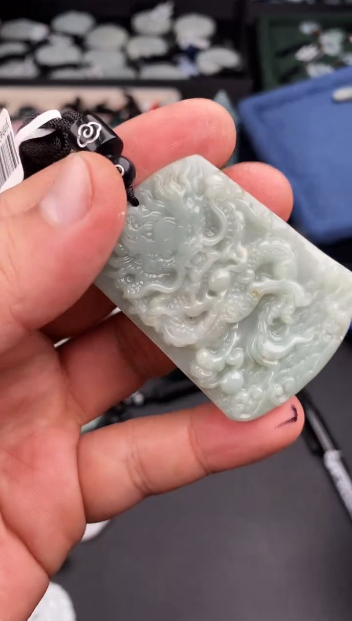 【闪购商品】翡翠颈饰未镶嵌  天然翡翠，一物一图