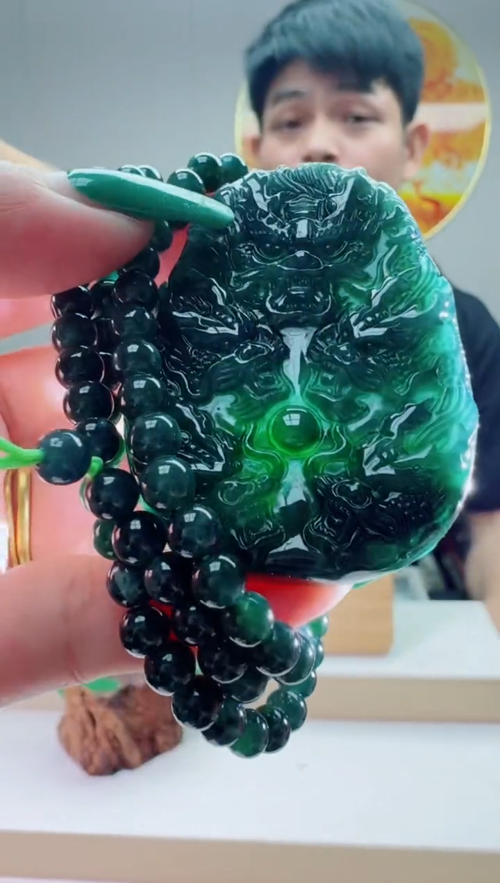 翡翠未镶嵌颈饰多样性随机发其一