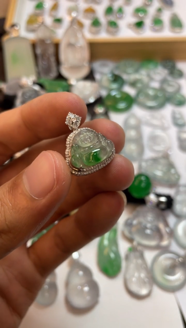 【闪购商品】翡翠吊坠(不含链)18K金镶嵌佛公