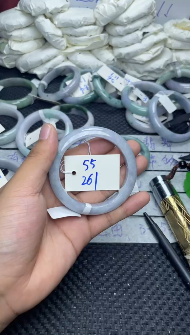 未镶嵌手镯翡翠‘261