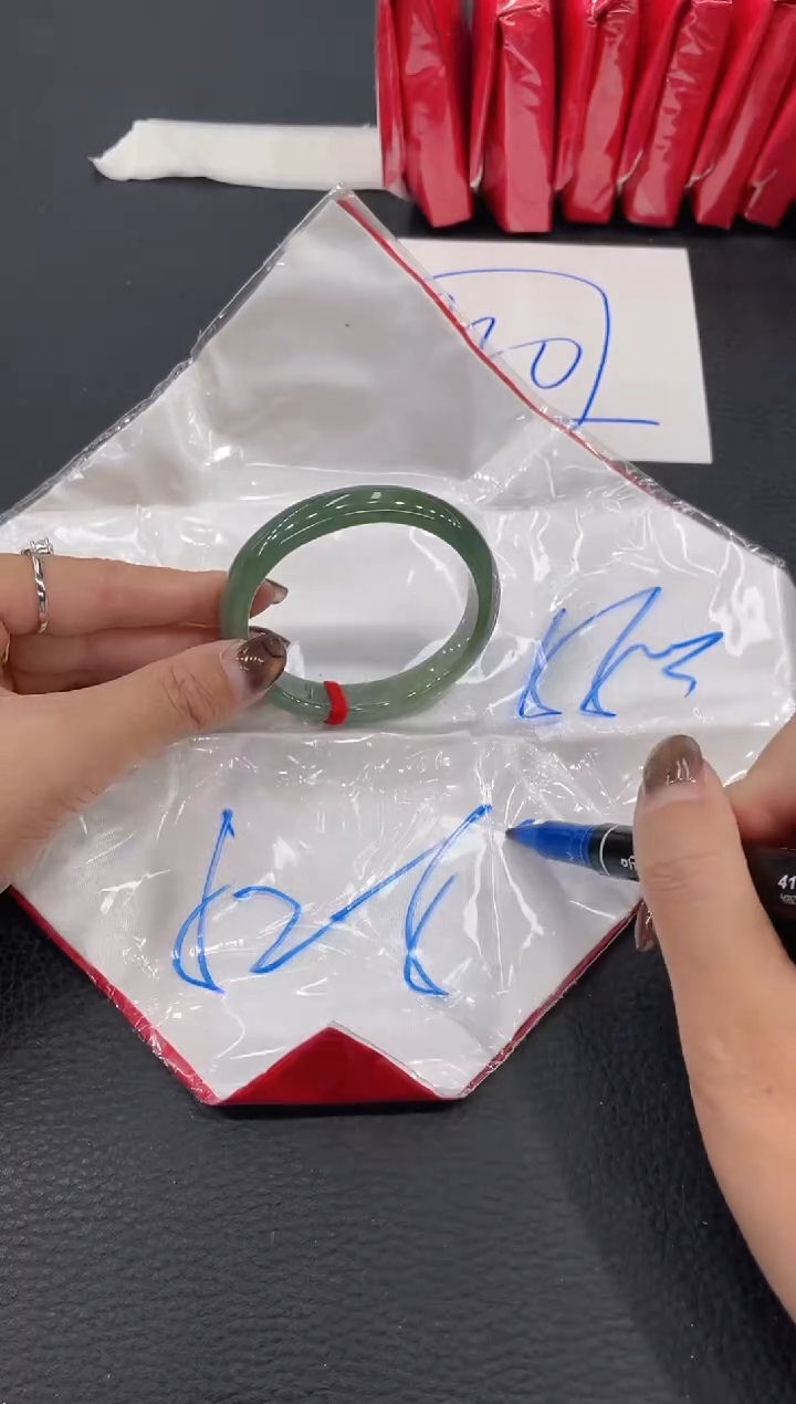 【闪购商品】翡翠手镯（贵妃镯）未镶嵌手镯