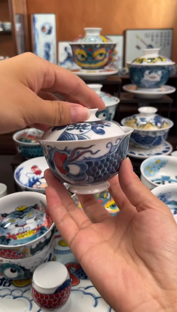 昨明蓝鱼两才盖碗