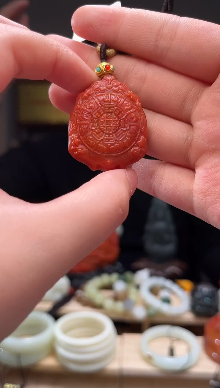 颈饰未镶嵌南红玛瑙吊坠