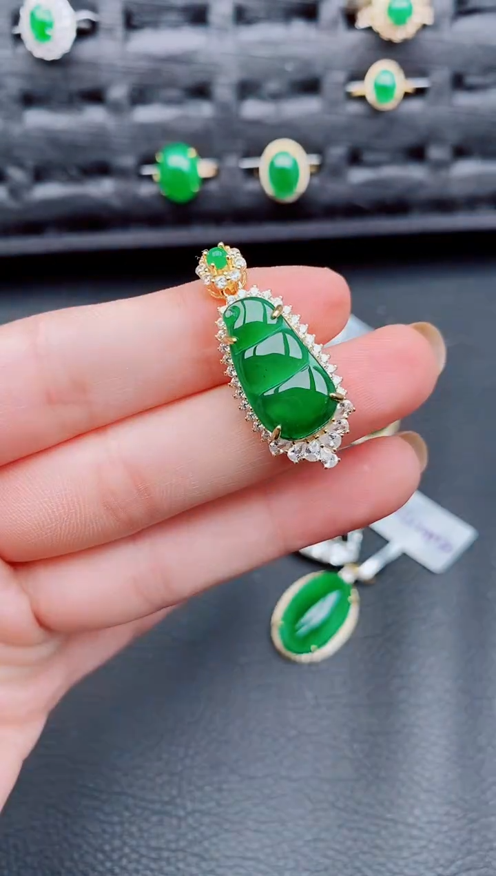 【闪购商品】翡翠颈饰银S925镶嵌天然a货翡翠460