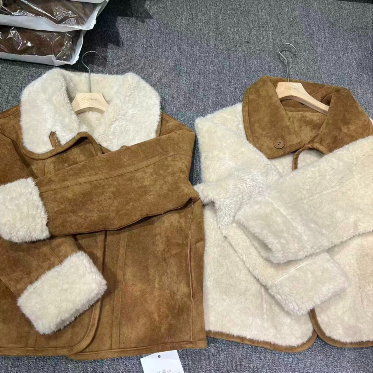 苹果家加绒加厚皮毛一体外套（下单备注编号）