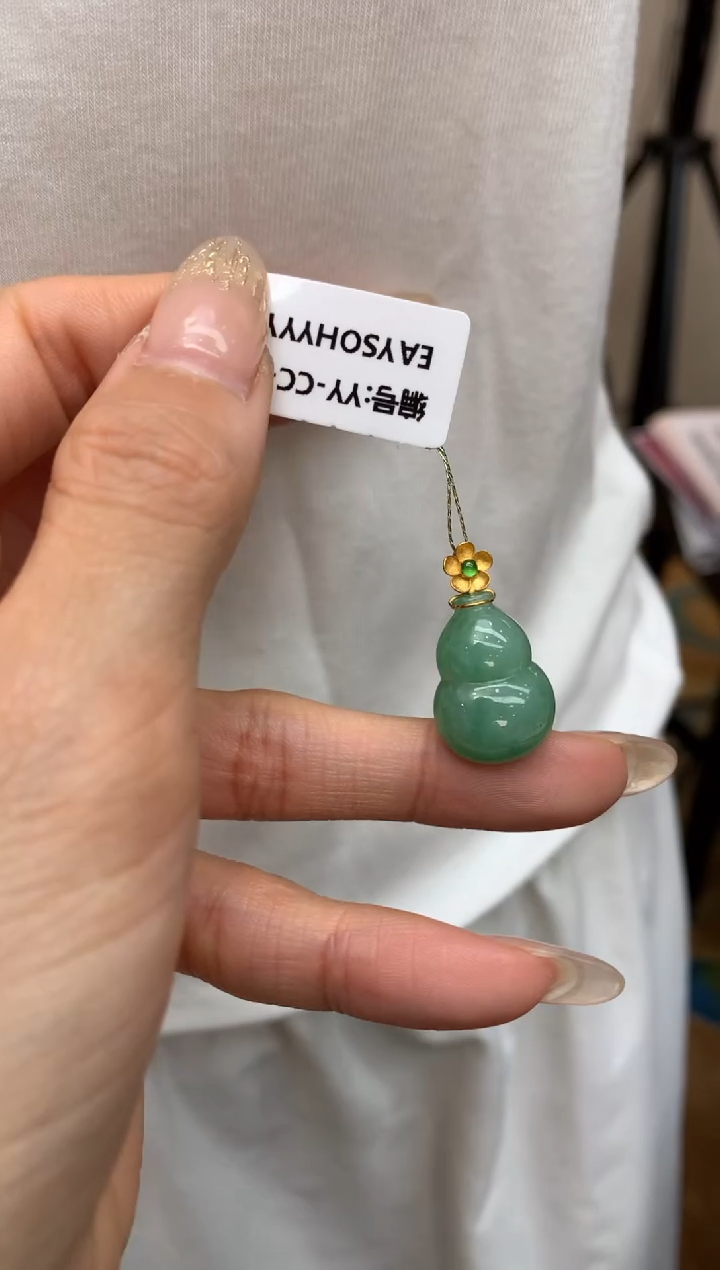 【闪购商品】翡翠颈饰18K金镶嵌葫芦