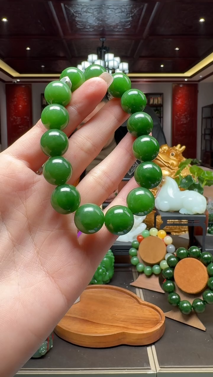 未镶嵌和田玉挂件by