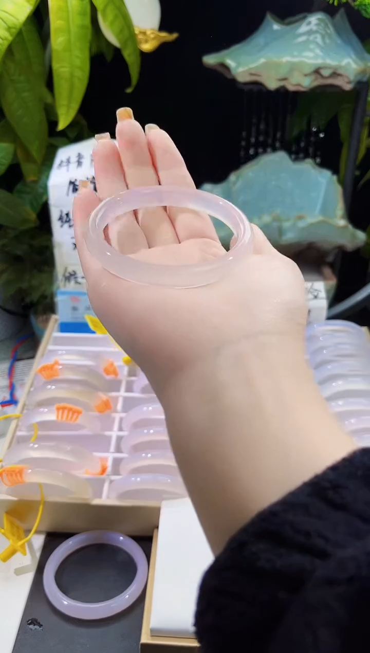 【闪购商品】玛瑙/玉髓手镯未镶嵌59