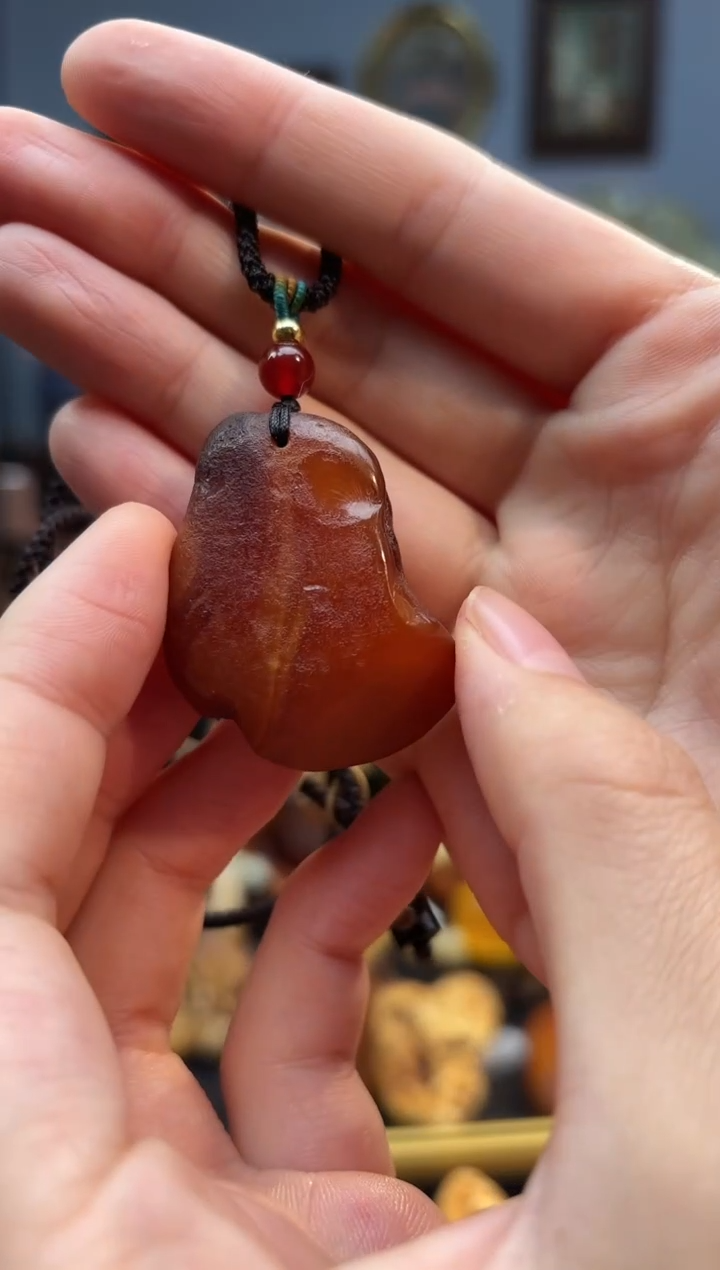 琥珀颈饰未镶嵌吊坠