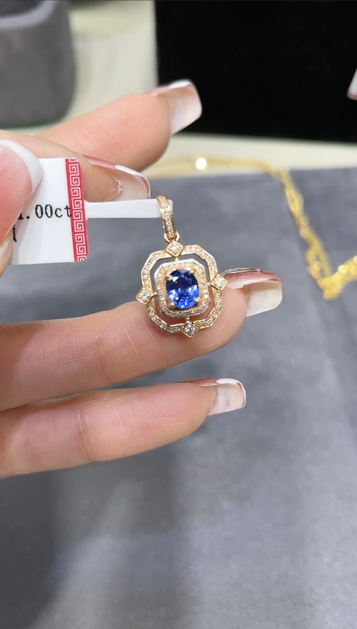 【闪购商品】蓝宝石吊坠18K金镶嵌·