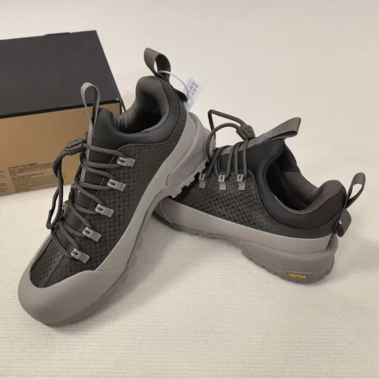 【海港撤柜】户外休闲运动鞋男女同款