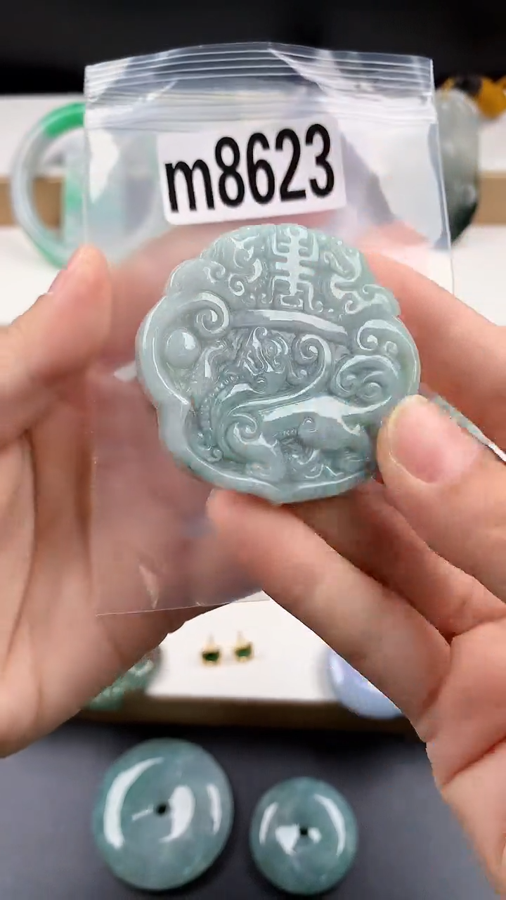 颈饰未镶嵌翡翠天然翡翠吊坠挂件