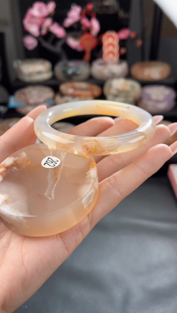 【闪购商品】石英质玉手镯未镶嵌57